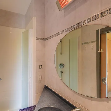 Pleasant With Private Pool *