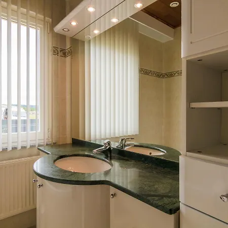 Pleasant With Private Pool *