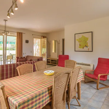 Pleasant With Private Pool *